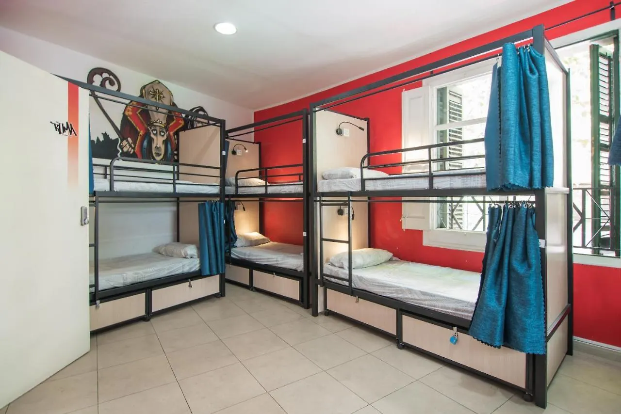 No Limit Hostel Graffiti Barselona İspanya