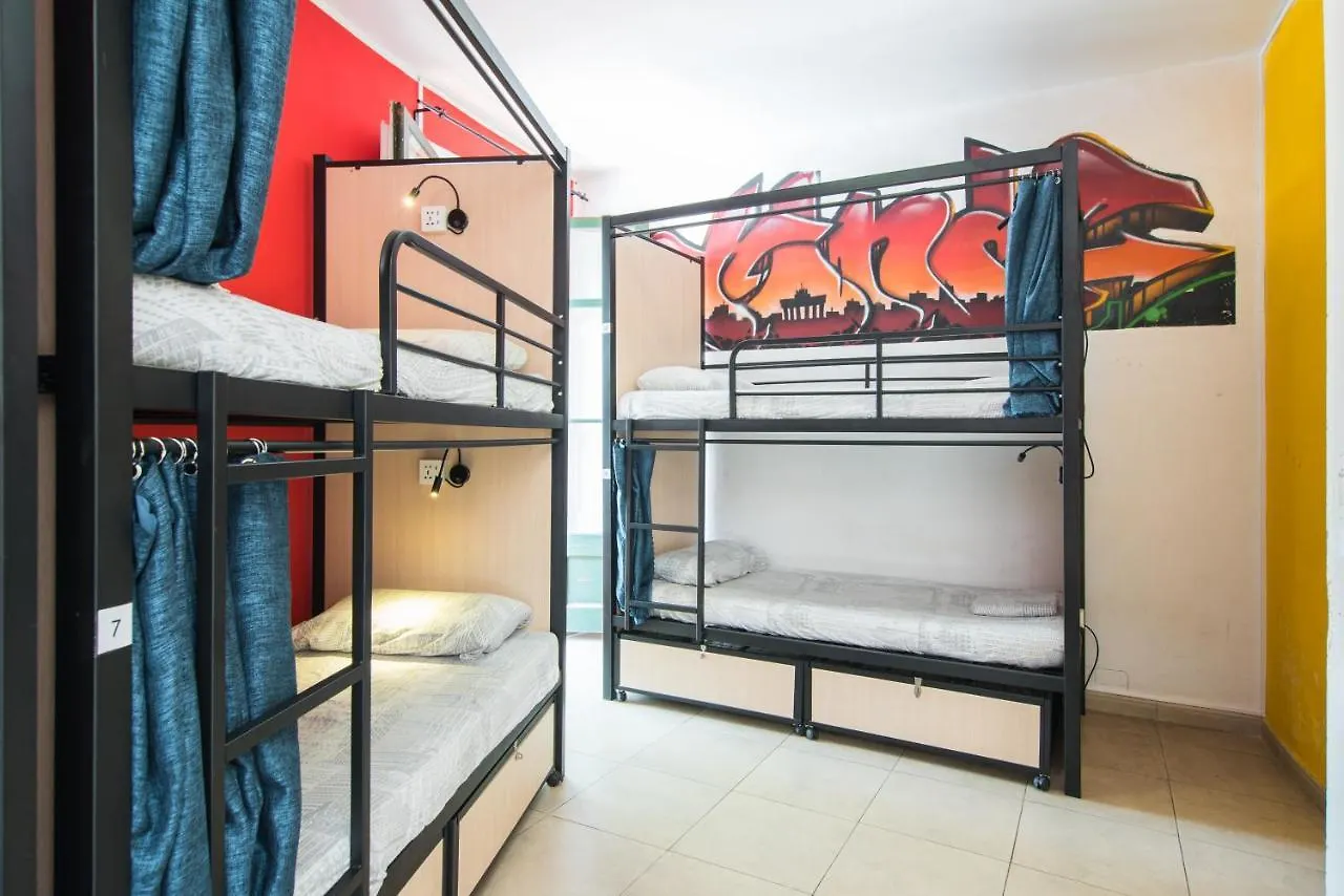 No Limit Hostel Graffiti Barselona İspanya